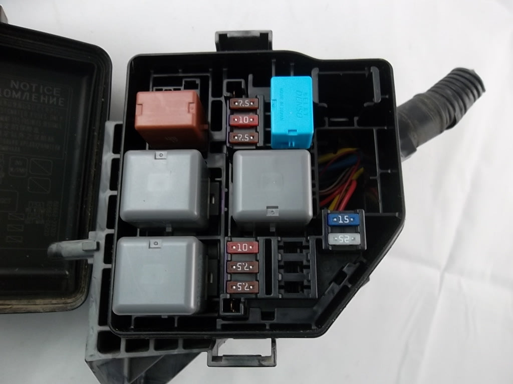 2012-2017 Toyota Camry Avalon Engine Room Relay 82742-33030