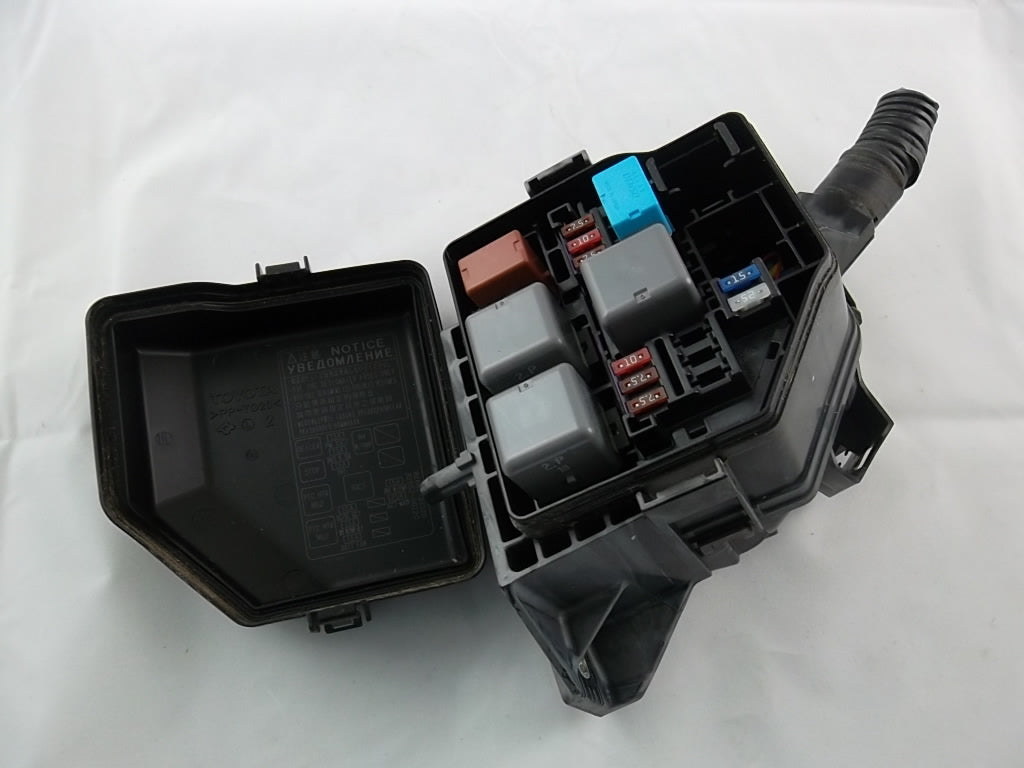 2012-2017 Toyota Camry Avalon Engine Room Relay 82742-33030