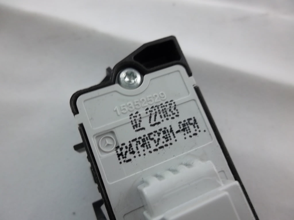 2020-2023 Mercedes Benz GLB250 Door Lock Unlock Switch Front Passenger