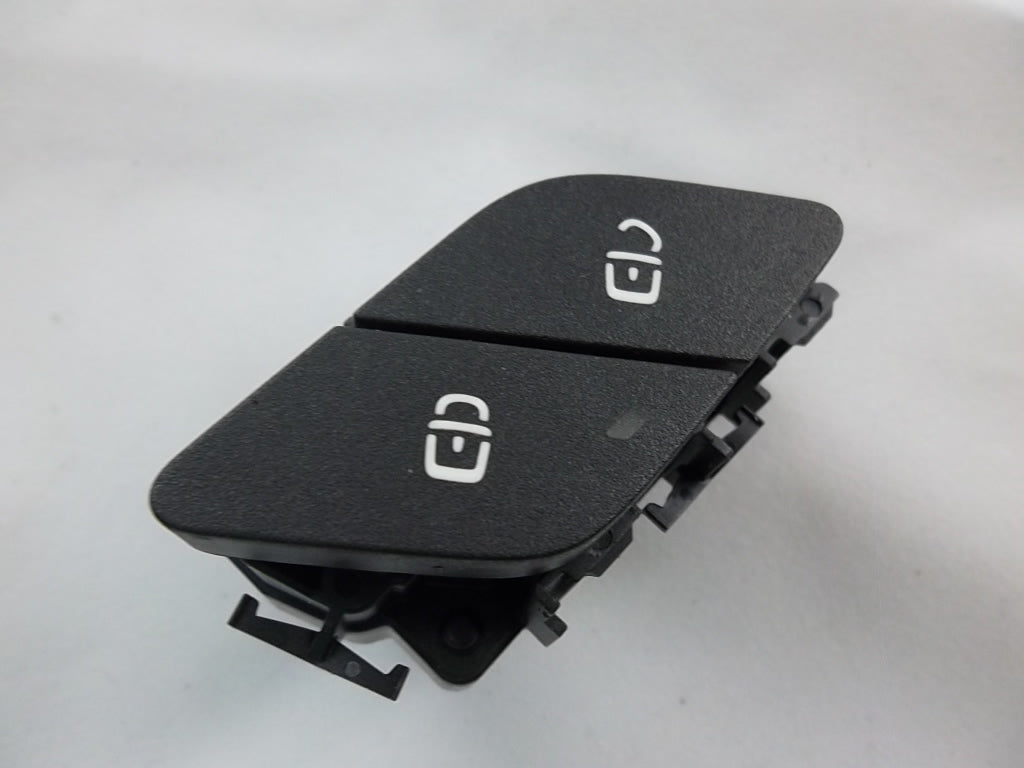 2020-2023 Mercedes Benz GLB250 Door Lock Unlock Switch Front Driver 247 905 22 01