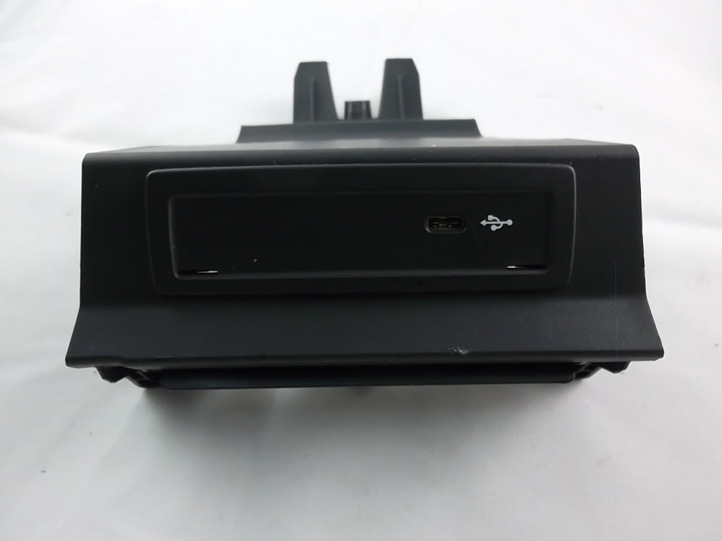2020-2023 Mercedes Benz GLB250 Center Console USB Charger Port 247 820 39 02