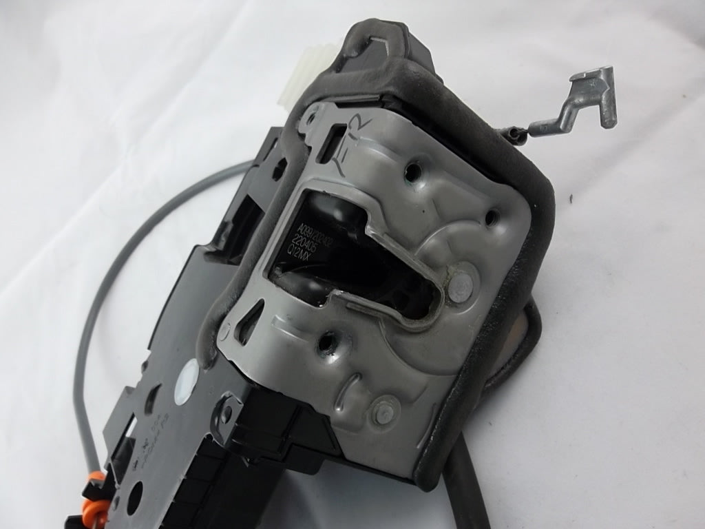 2020-2023 Mercedes Benz GLB250 Door Lock Latch Actuator Front Passenger 099 720 24 02