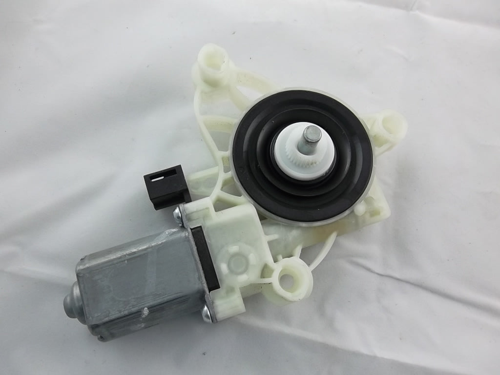 2020-2023 Mercedes Benz GLB250 Door Window Motor Front Passenger 000 906 57 06