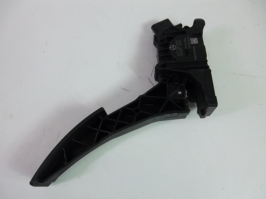 2020-2023 Mercedes Benz GLB250 Accelerator Throttle Pedal 177 300 18 00