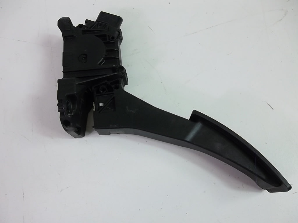 2020-2023 Mercedes Benz GLB250 Accelerator Throttle Pedal 177 300 18 00