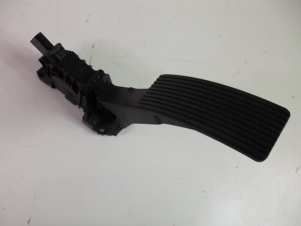 2020-2023 Mercedes Benz GLB250 Accelerator Throttle Pedal 177 300 18 00