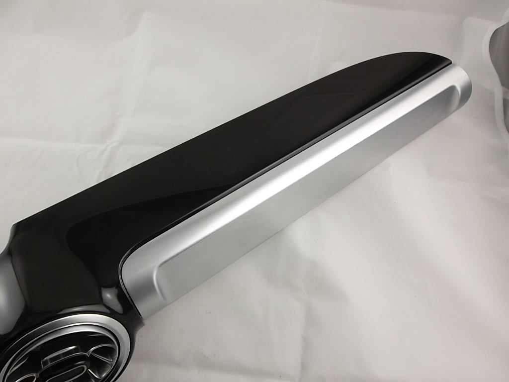 2020-2023 Mercedes Benz GLB250 Center Dash Air Vent Trim 247 680 59 02