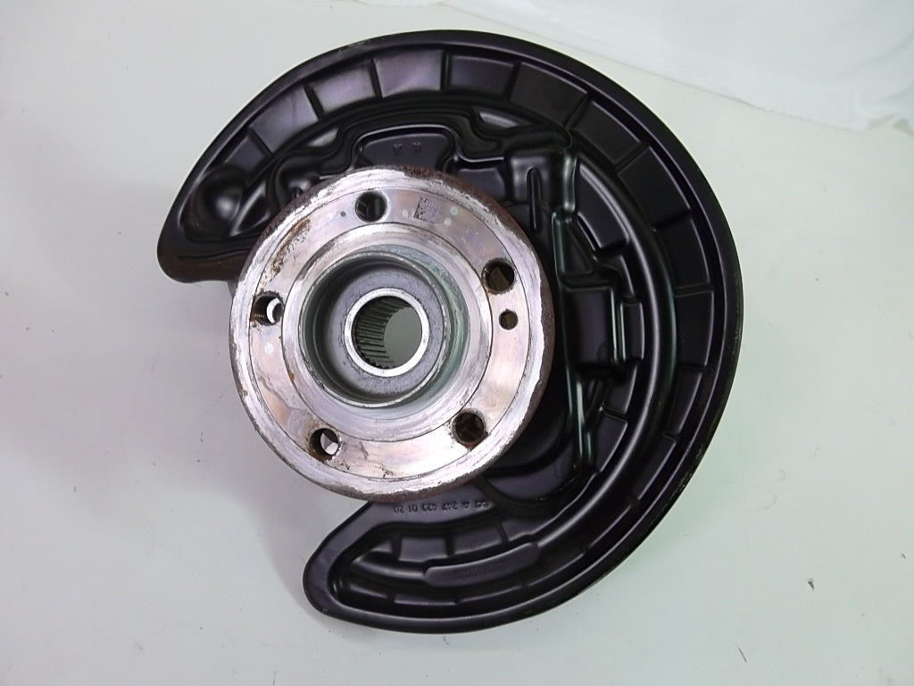 2020-2023 Mercedes Benz GLB250 Knuckle Spindle Hub Rear Driver 2473571500