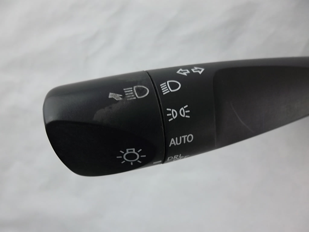 Toyota Corolla Prius RAV4 CH-R Mirai Headlight Turn Signal Switch 84140-0R020