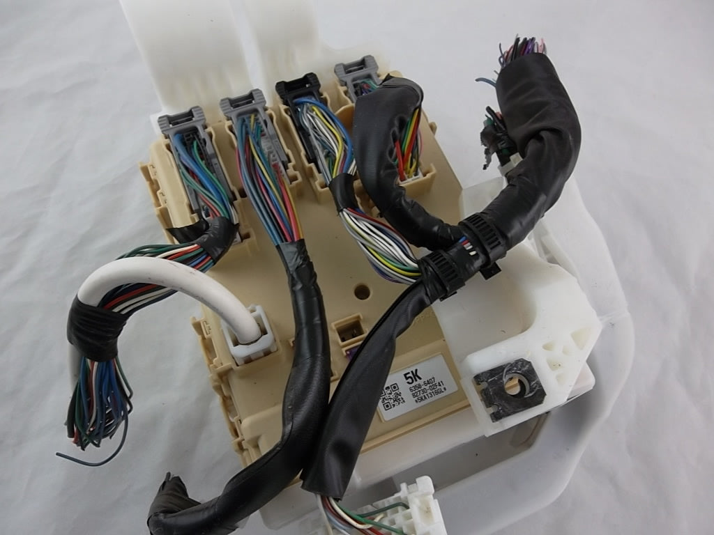 2017-2019 Toyota Corolla Block Junction Fuse Cabin Fusebox Multiplex 82730-02F41