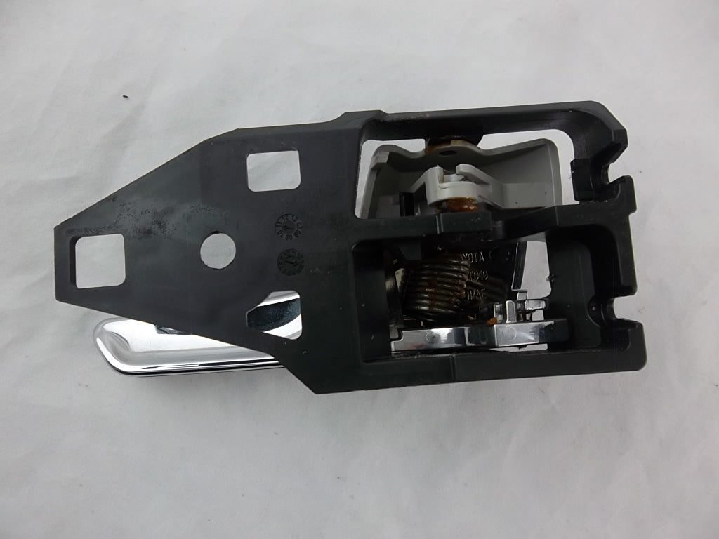 Door Handle Inner Driver  69206-0T010 Toyota Sienna 2011-2020