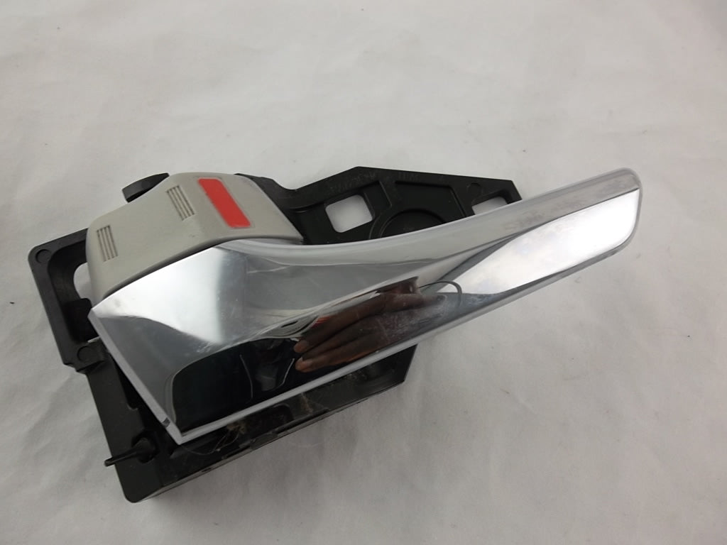 Door Handle Inner Driver  69206-0T010 Toyota Sienna 2011-2020