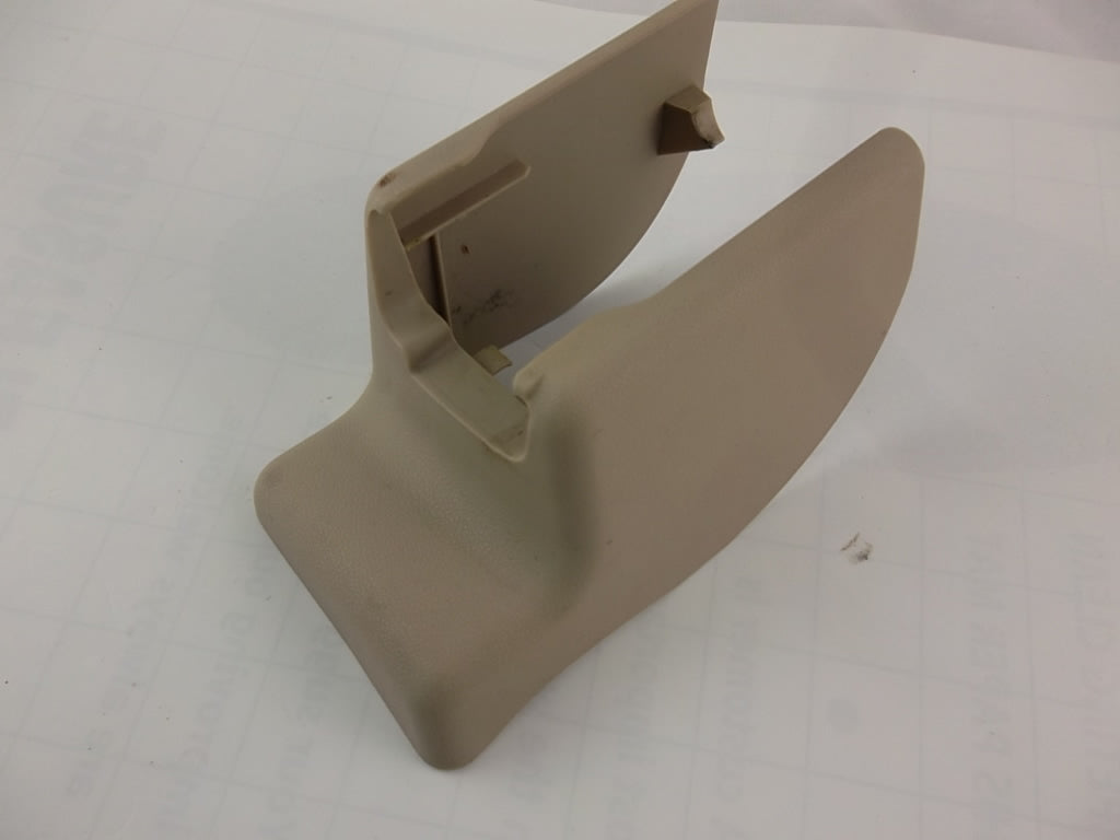 2012-2017 Toyota Camry Seat Track End Cover Diver 72138-06100