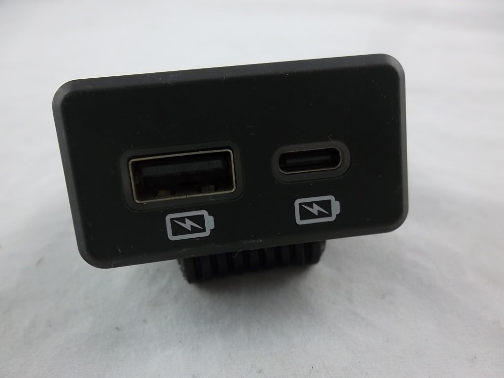 Nissan Rear USB Type-C Charger Port T98Q7 6RR0A