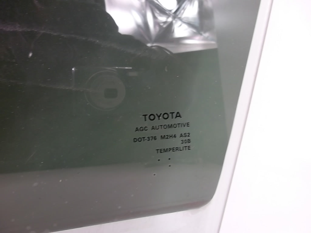 2013-2018 Front Door Glass Driver 68102-0R030