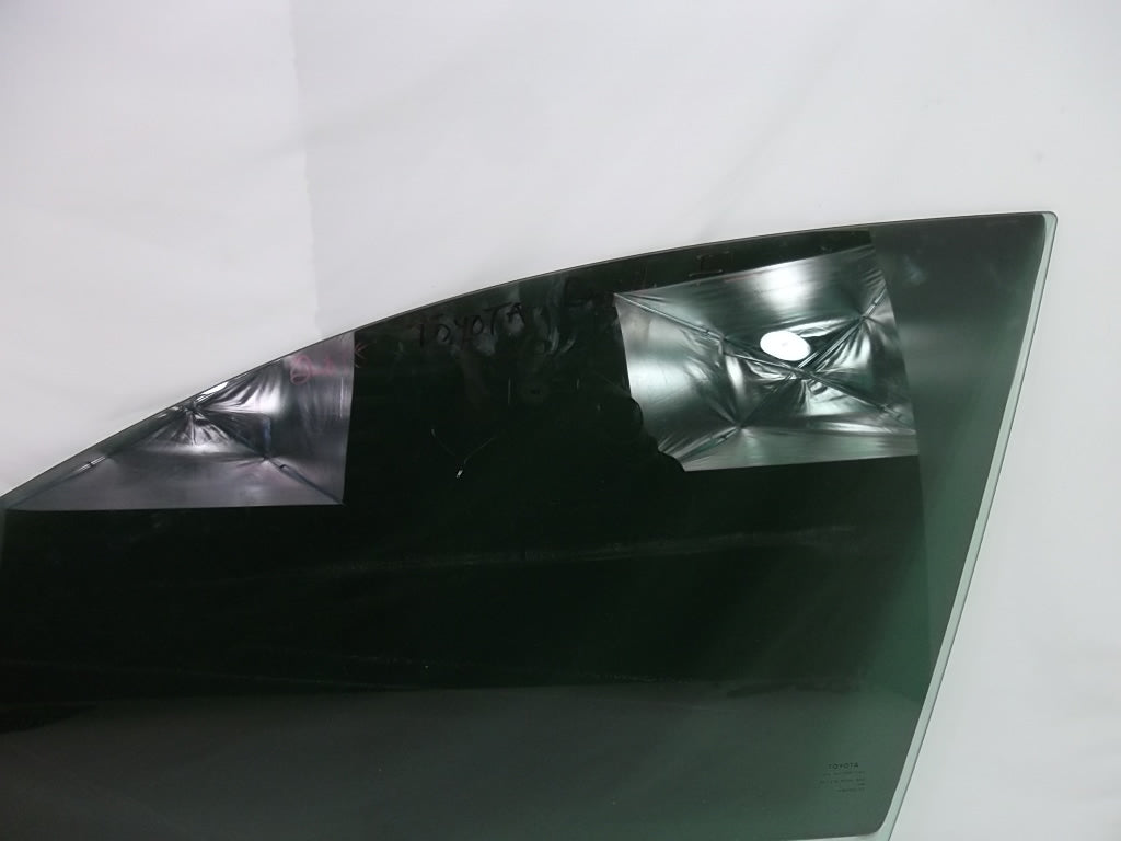 2013-2018 Front Door Glass Driver 68102-0R030