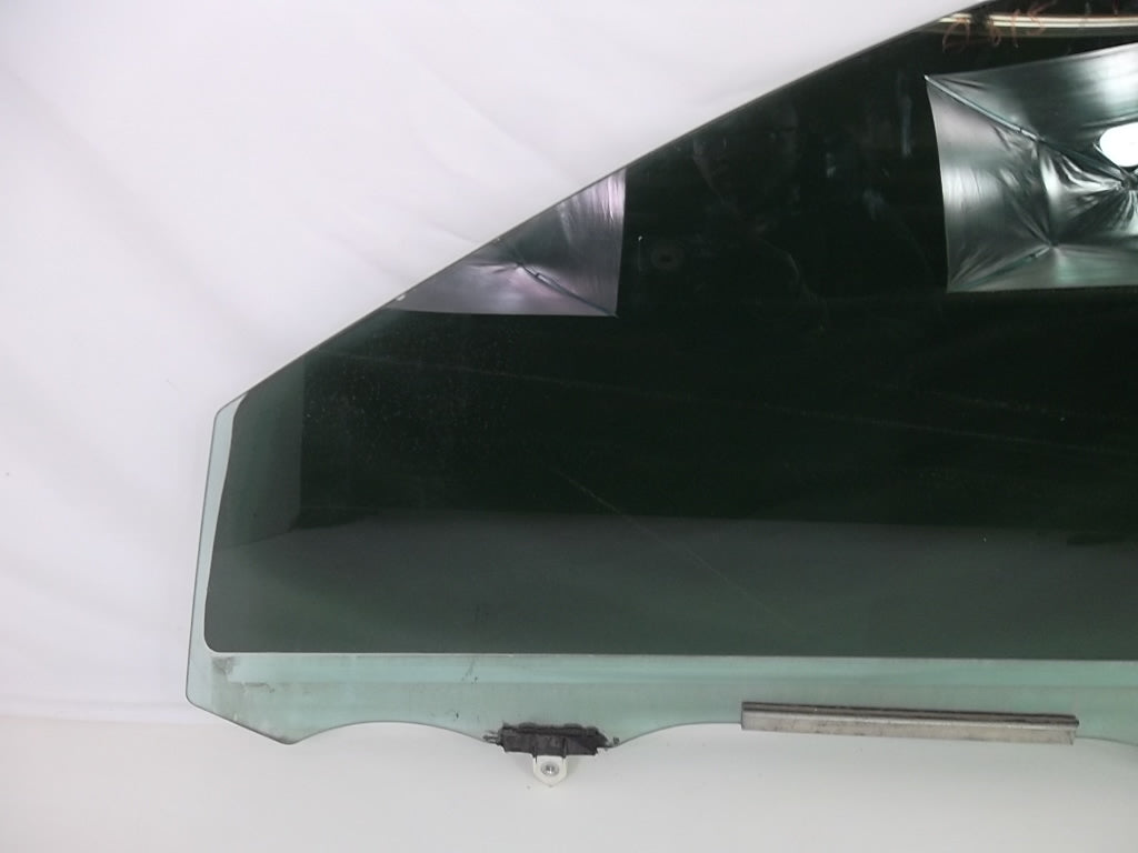 2013-2018 Front Door Glass Driver 68102-0R030