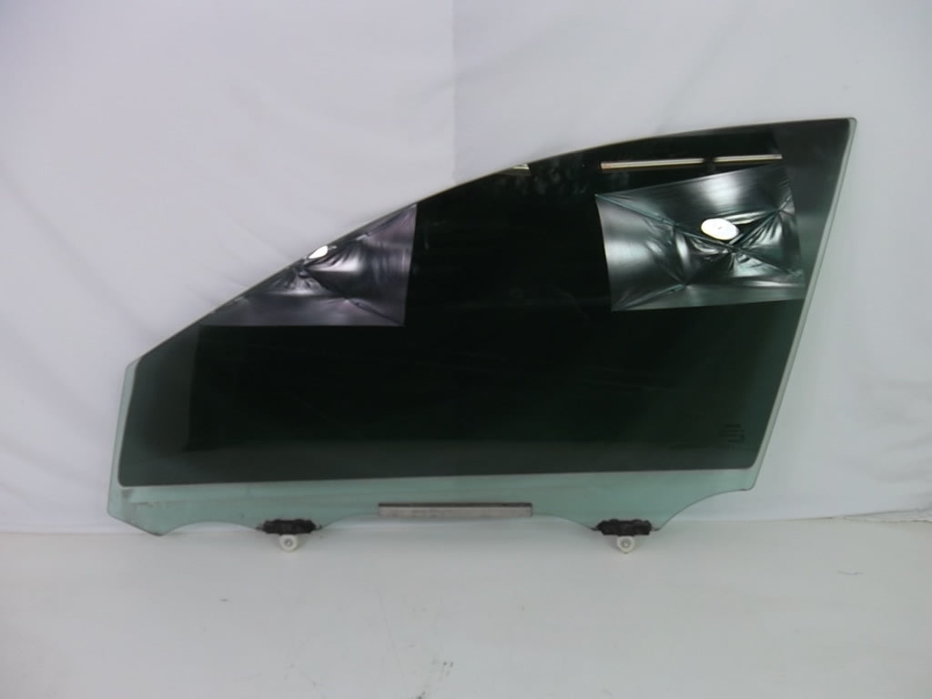 2013-2018 Front Door Glass Driver 68102-0R030