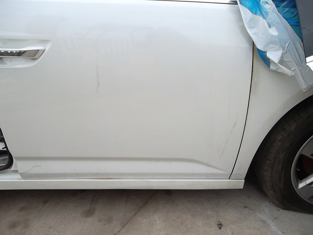 2011-2017 Honda Odyssey Front Door Passenger White 67010-TK8-A93