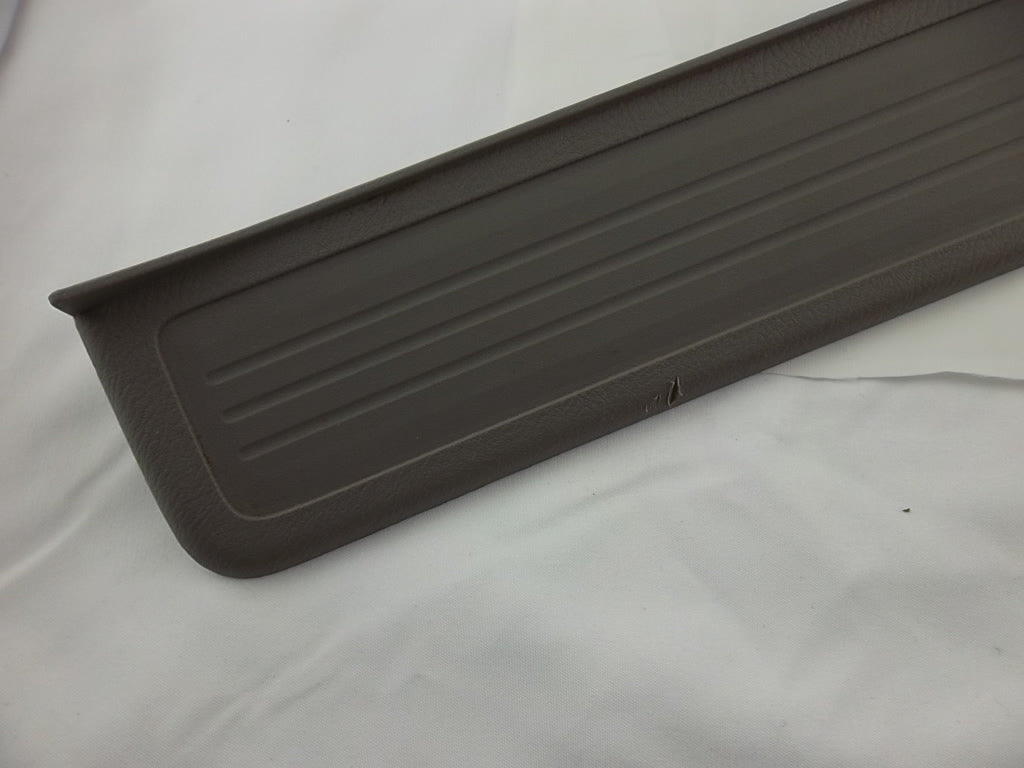 Front Door Sill Plate Passenger 84202-SWA-A01 Honda CRV CR-V 2012-2016