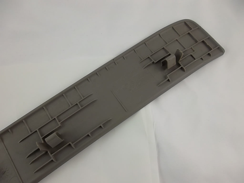 Front Door Sill Plate Passenger 84202-SWA-A01 Honda CRV CR-V 2012-2016
