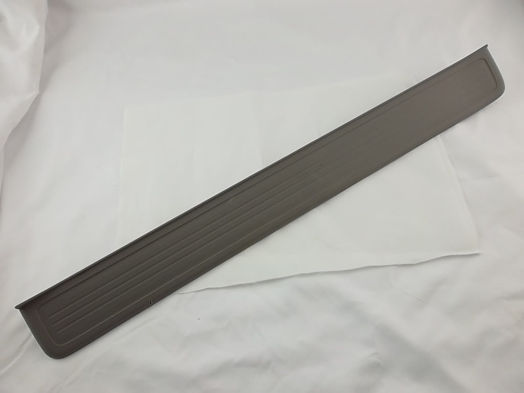 Front Door Sill Plate Passenger 84202-SWA-A01 Honda CRV CR-V 2012-2016