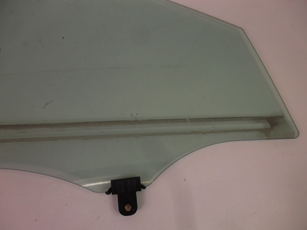 Front Door Glass 82421-2S000 Passenger Hyundai Tucson 2010-2015