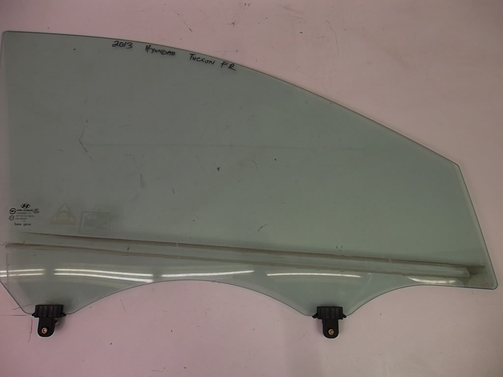 Front Door Glass 82421-2S000 Passenger Hyundai Tucson 2010-2015