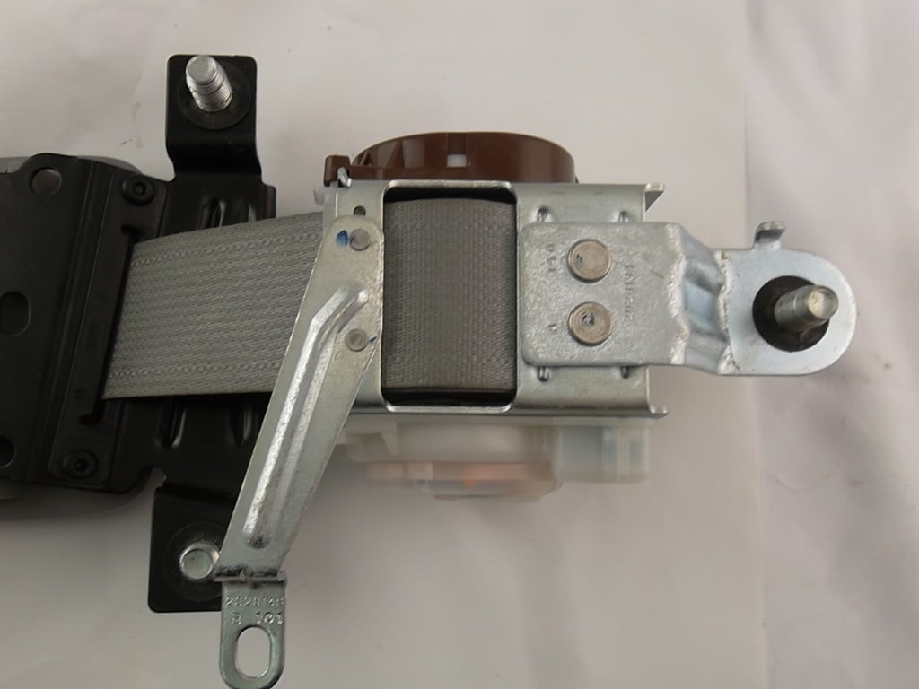 2014-2020 Acura MDX Rear Seat Belt Center 04869-TZ5-A00