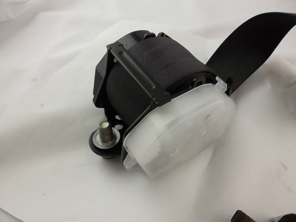 2009-2014 Honda Pilot Rear Seat Belt 2nd Row 04864-SZA-A00