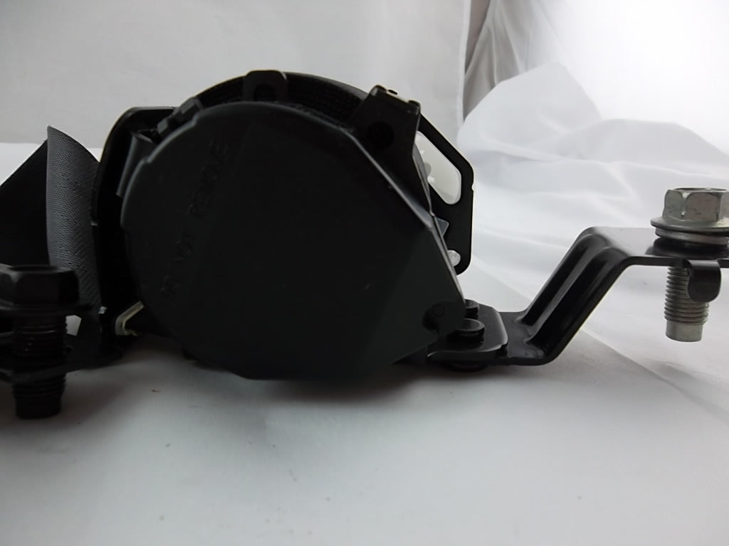 2009-2014 Honda Pilot Rear Seat Belt 2nd Row Center 04869-SZA-A01