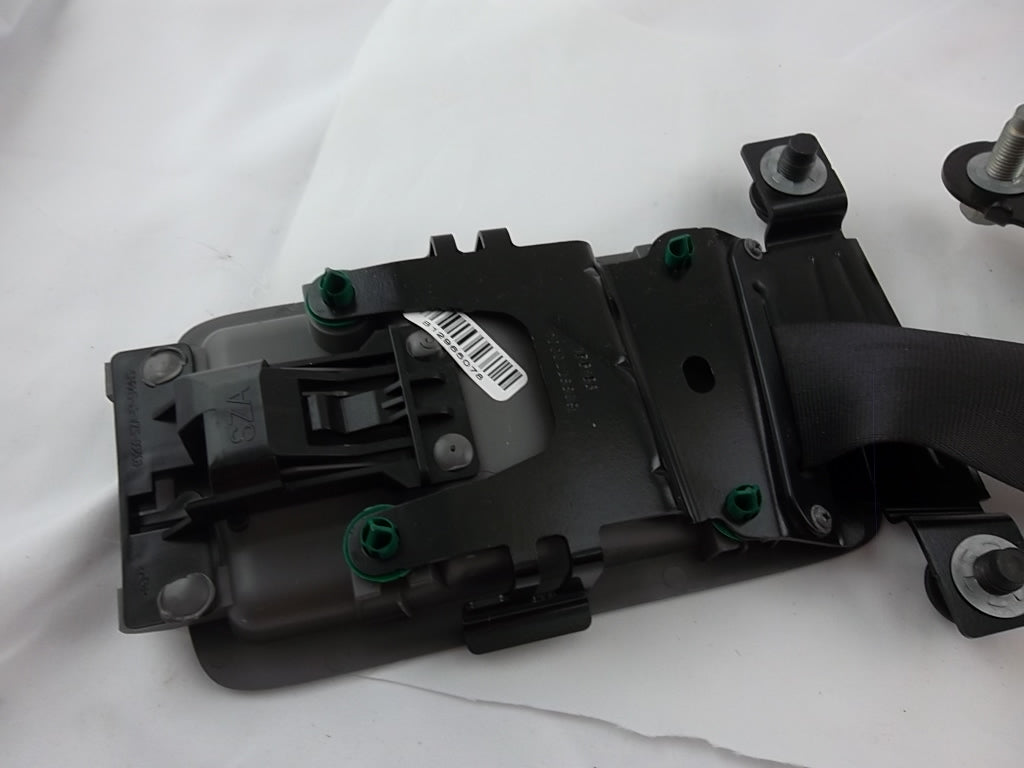 2009-2014 Honda Pilot Rear Seat Belt 2nd Row Center 04869-SZA-A01