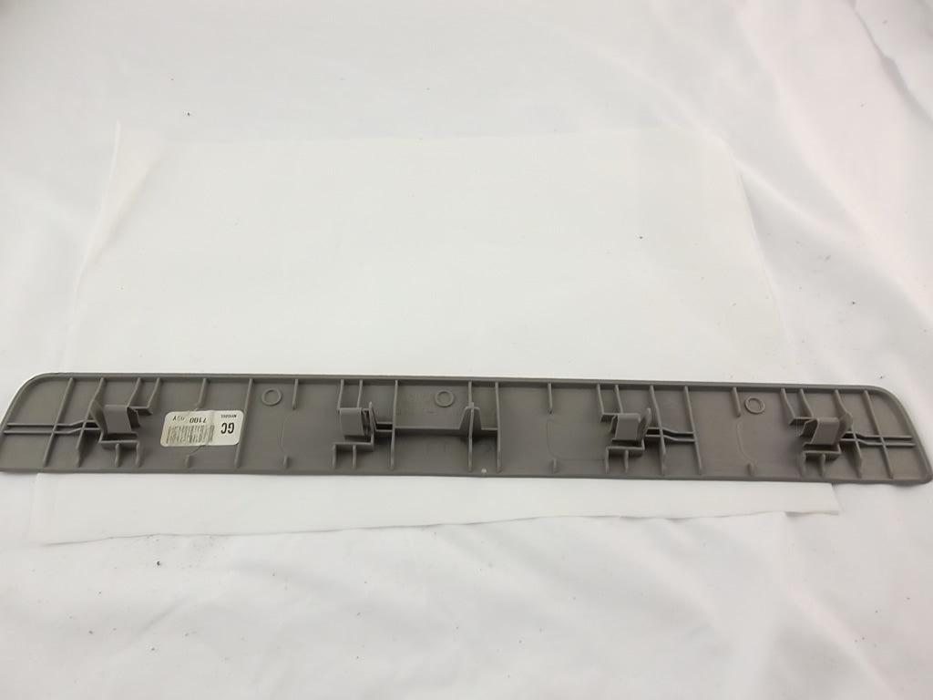 2009-2015 Honda Pilot Front Door Sill Plate Passenger 84202-SZA-A01