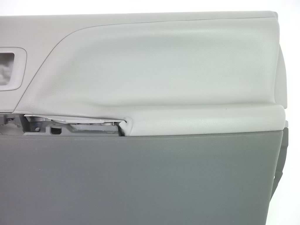 2015-2020 Toyota Sienna Front Door Trim Panel Passenger 67620-08150