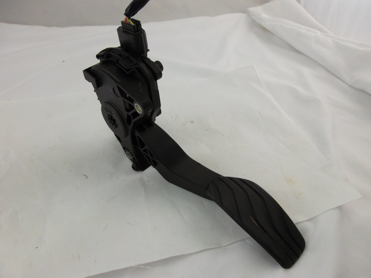 2014-2020 Nissan Rogue Accelerator Gas Pedal 18002-4BA0A