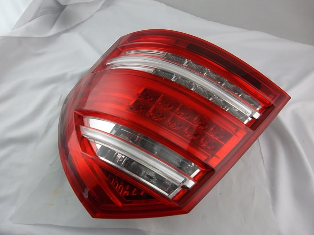 2010-2012 Tail Light Lamp LED Passenger Mercedes Benz GL450 GL550 GL350