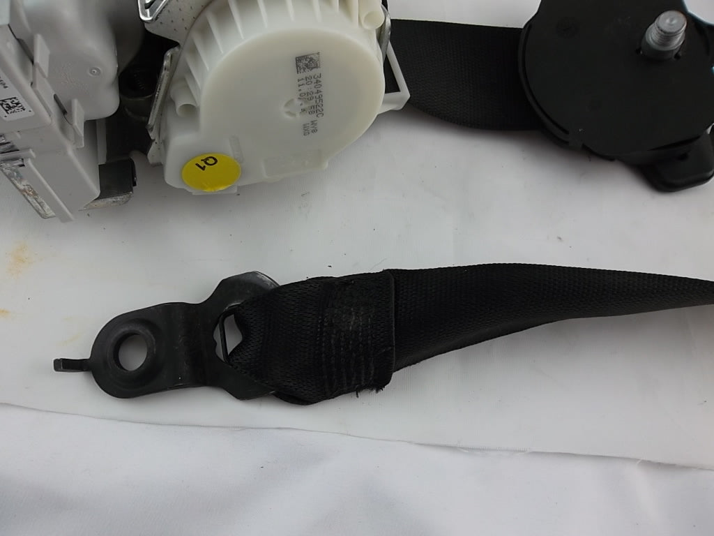 2010-2012 Front Seat Belt Driver Mercedes Benz GL450 GL550 GL350