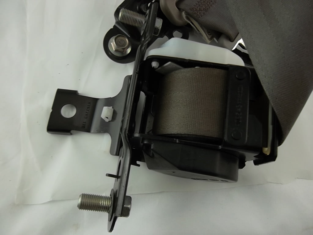 2011-2017 Honda Odyssey Rear Seat Belt 2nd Row Center