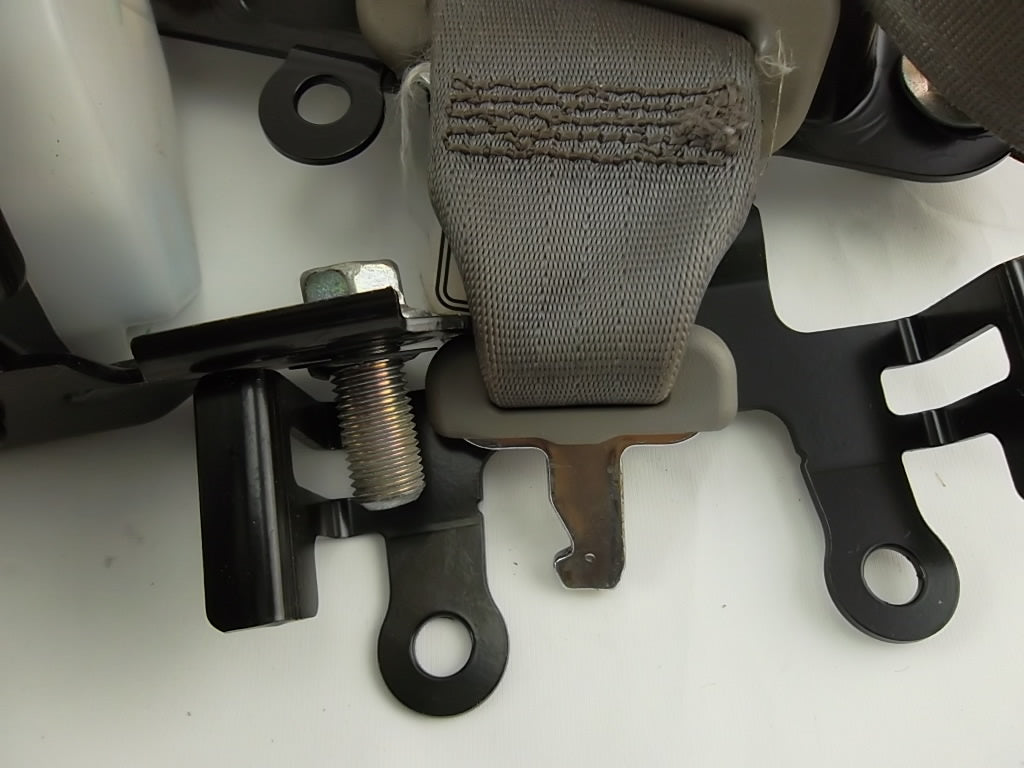 2011-2017 Honda Odyssey Rear Seat Belt 2nd Row Center
