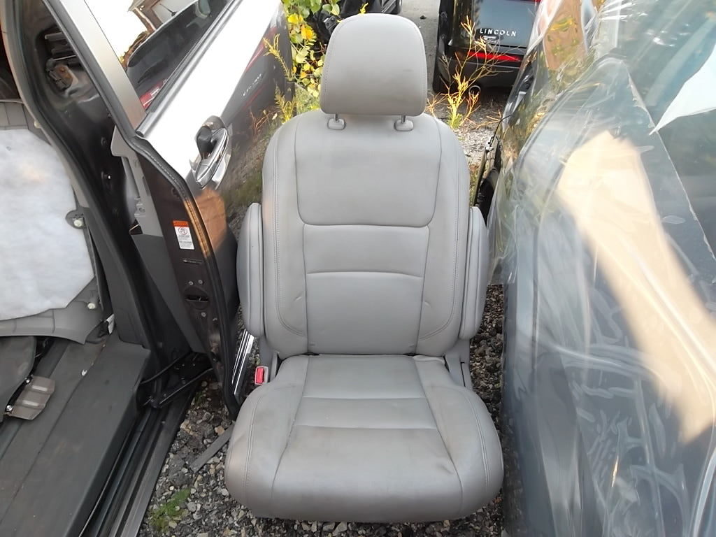 2015-2020 Toyota Sienna Rear Seat 2nd Row Leather Driver