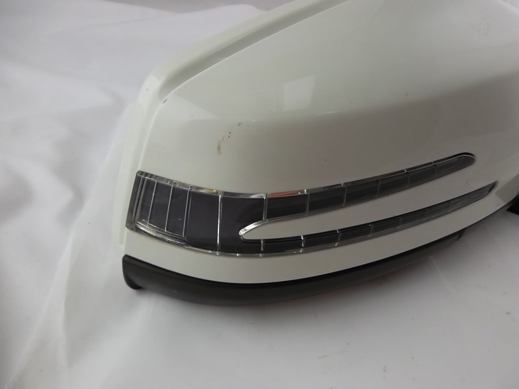 2014-2019 Mercedes CLA Class CLA250 Front Right Door Side View Mirror White