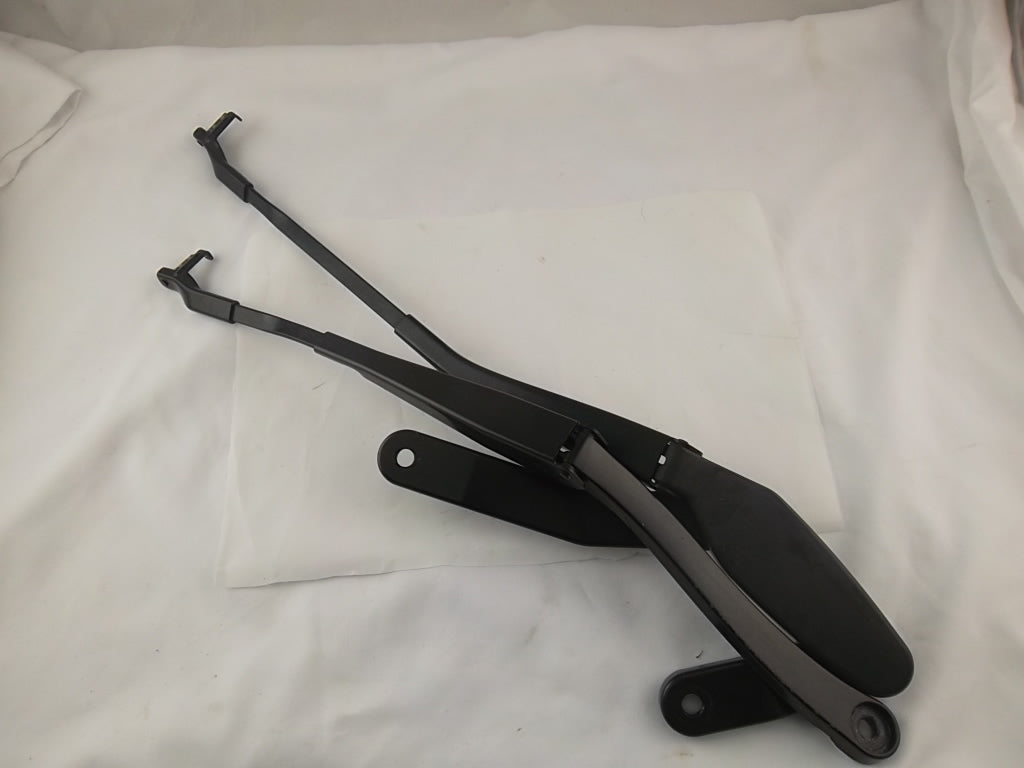 2013-2017 MERCEDES C E CLASS (W204 W212) FRONT LEFT & RIGHT WINDSHIELD WIPER ARM SET