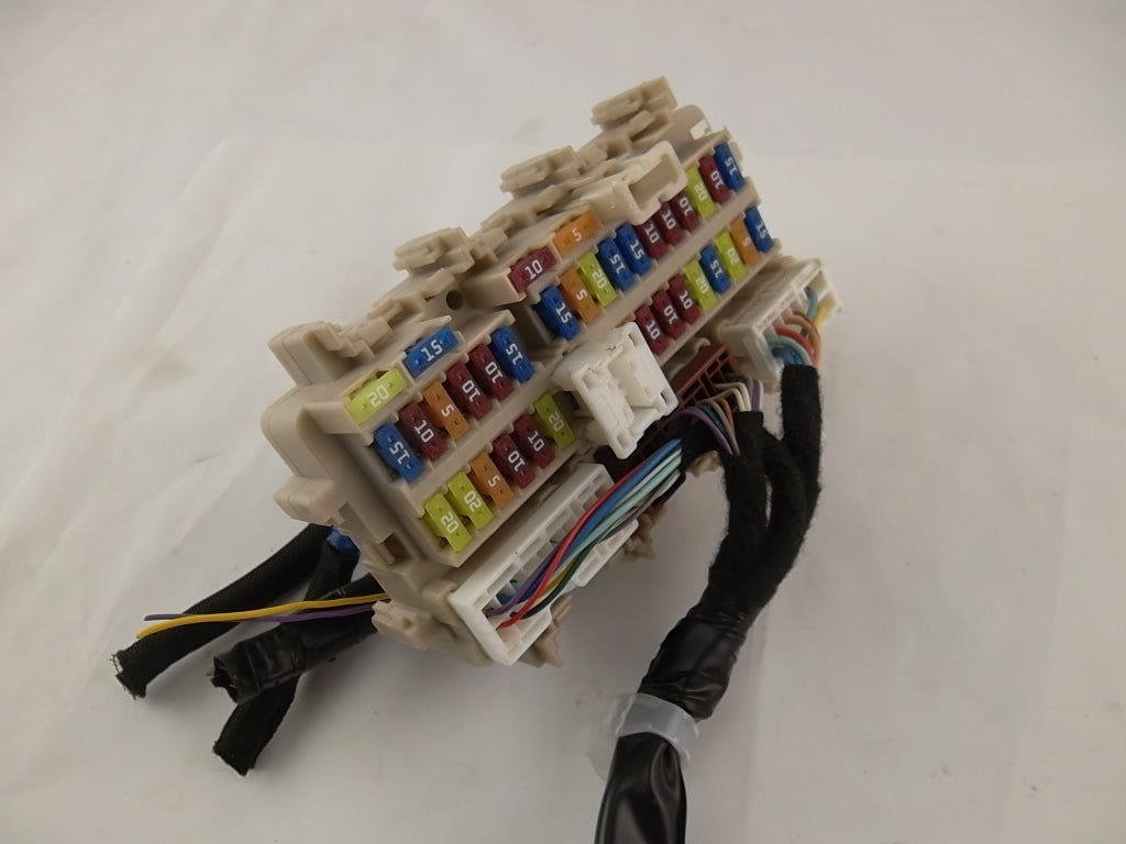 2017-2020 Nissan Rogue Interior Fuse Relay Box 24350-6FL0A
