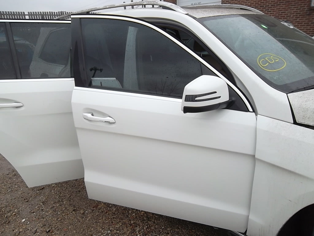 2013-2016 Mercedes Benz GL-Class GL450 GL350 GL550 Front Door Passenger White