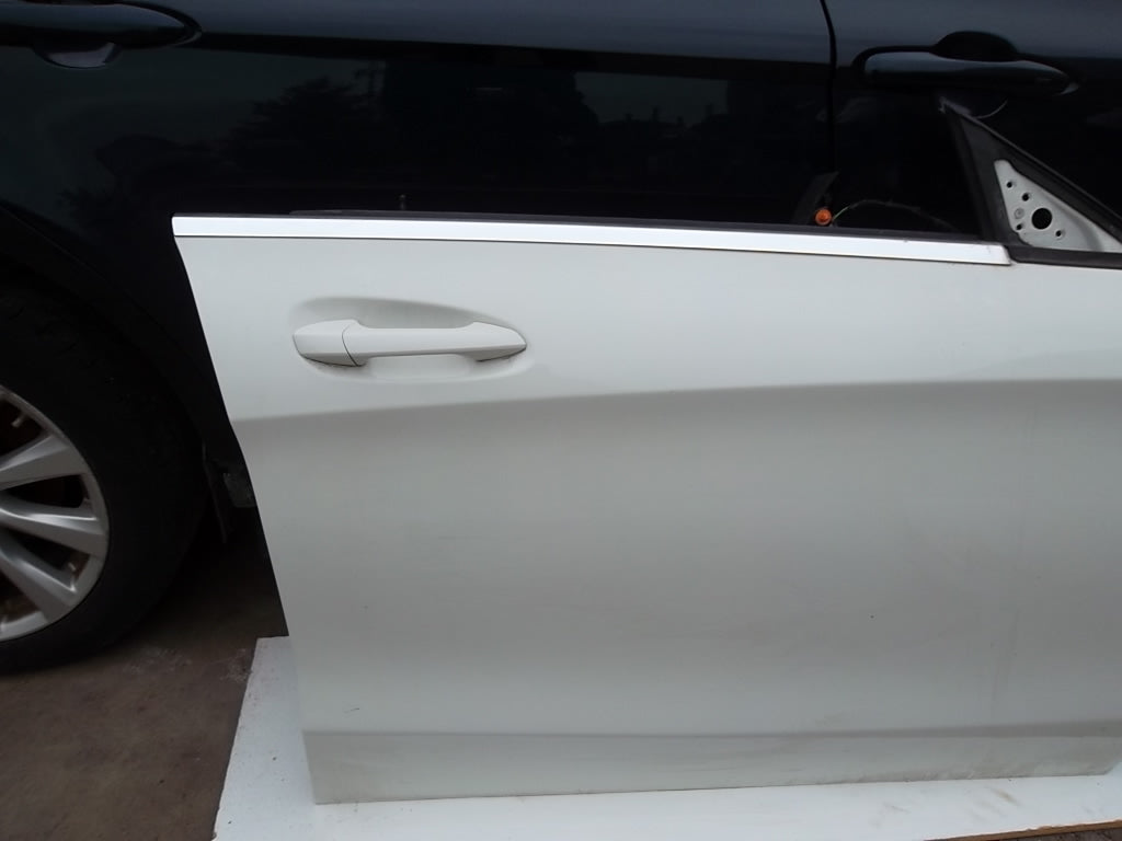 2014-2019 Mercedes CLA Class CLA250 Front Door Passenger WHITE