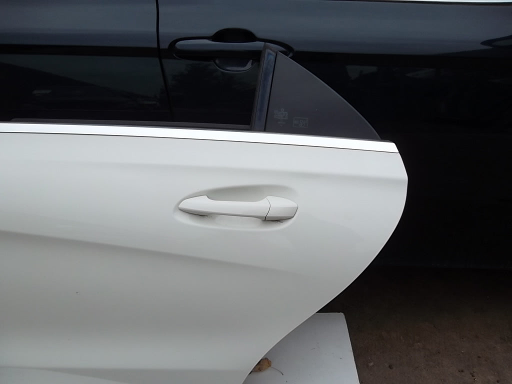 2014-2019 Mercedes CLA Class CLA250 Rear Door Passenger WHITE