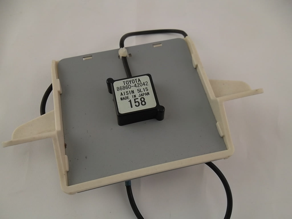 2014-2018 Toyota RAV4 Navigation Antenna Assembly 86860-42042