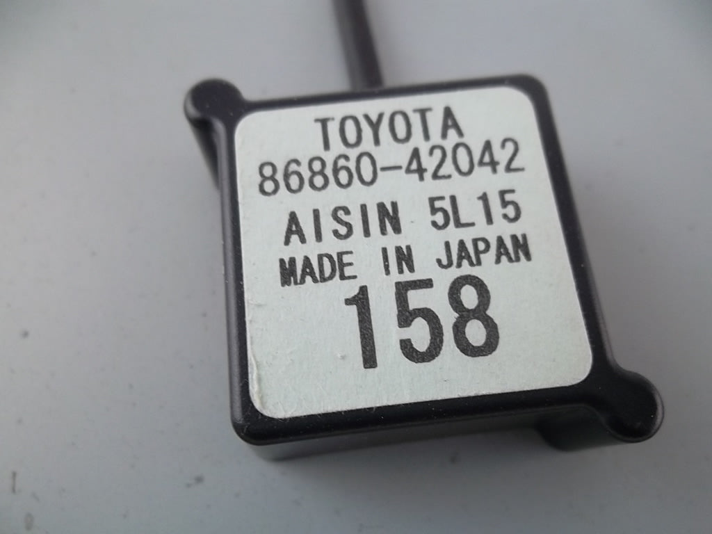 2014-2018 Toyota RAV4 Navigation Antenna Assembly 86860-42042