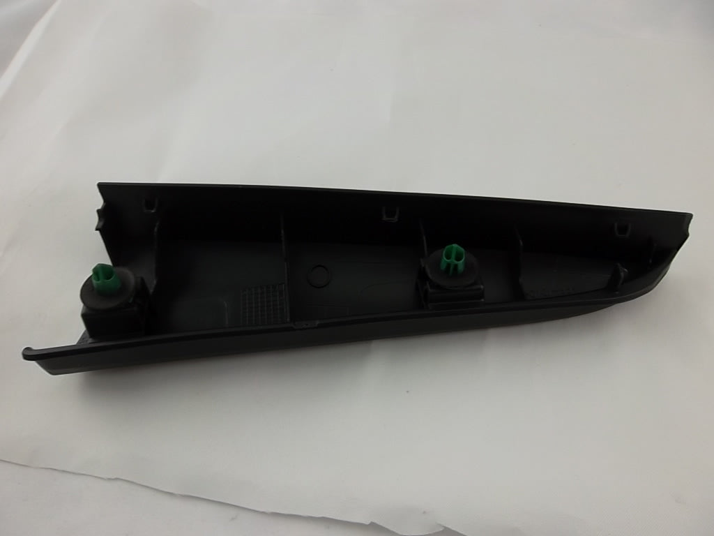 2011-2017 Honda Odyssey Passenger Side Door Corner Cover Trim