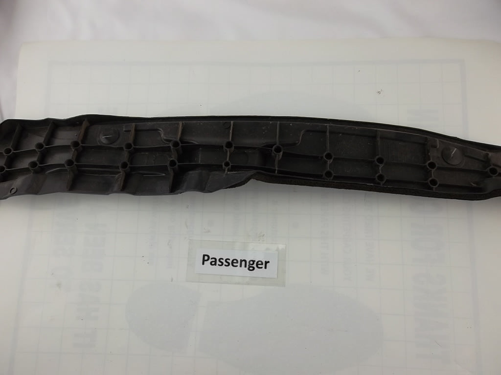 2010-2013 Toyota Highlander Front Fender Seal Passenger 53882-0E041